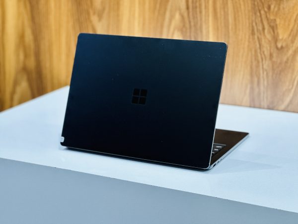 بررسی مشخصات کامل لپ تاپ Surface Laptop 4