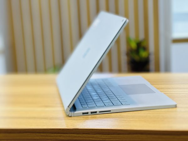 قیمت لپ تاپ استوک Surface Book 2