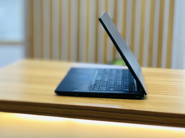 مشخصات لپ تاپ Dell latitude 7390 scaled