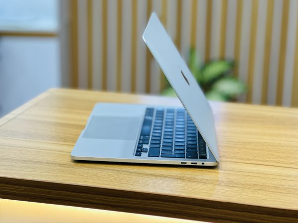 قیمت MacBook Pro 2020