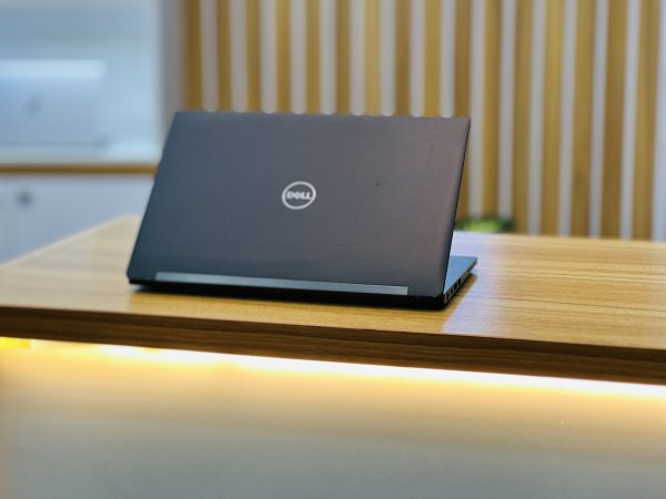 لپ تاپ Dell latitude 7390 scaled