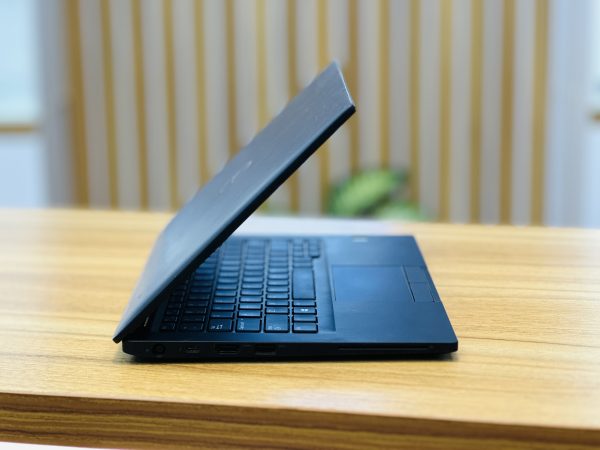 تاپ استوک Dell latitude 7390 scaled