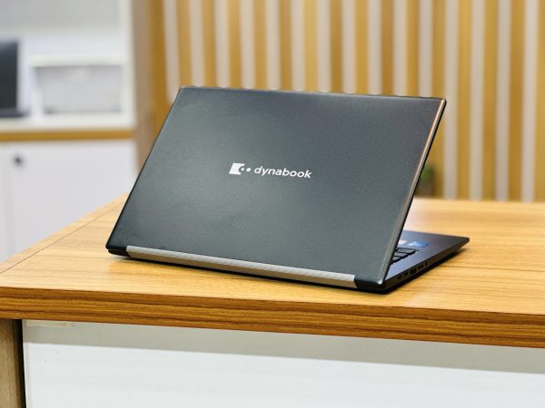 بررسی مشخصات لپ تاپ Toshiba dynabook x40 -j