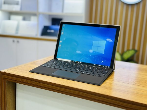 خرید لپ تاپ Surface pro 5 استوک