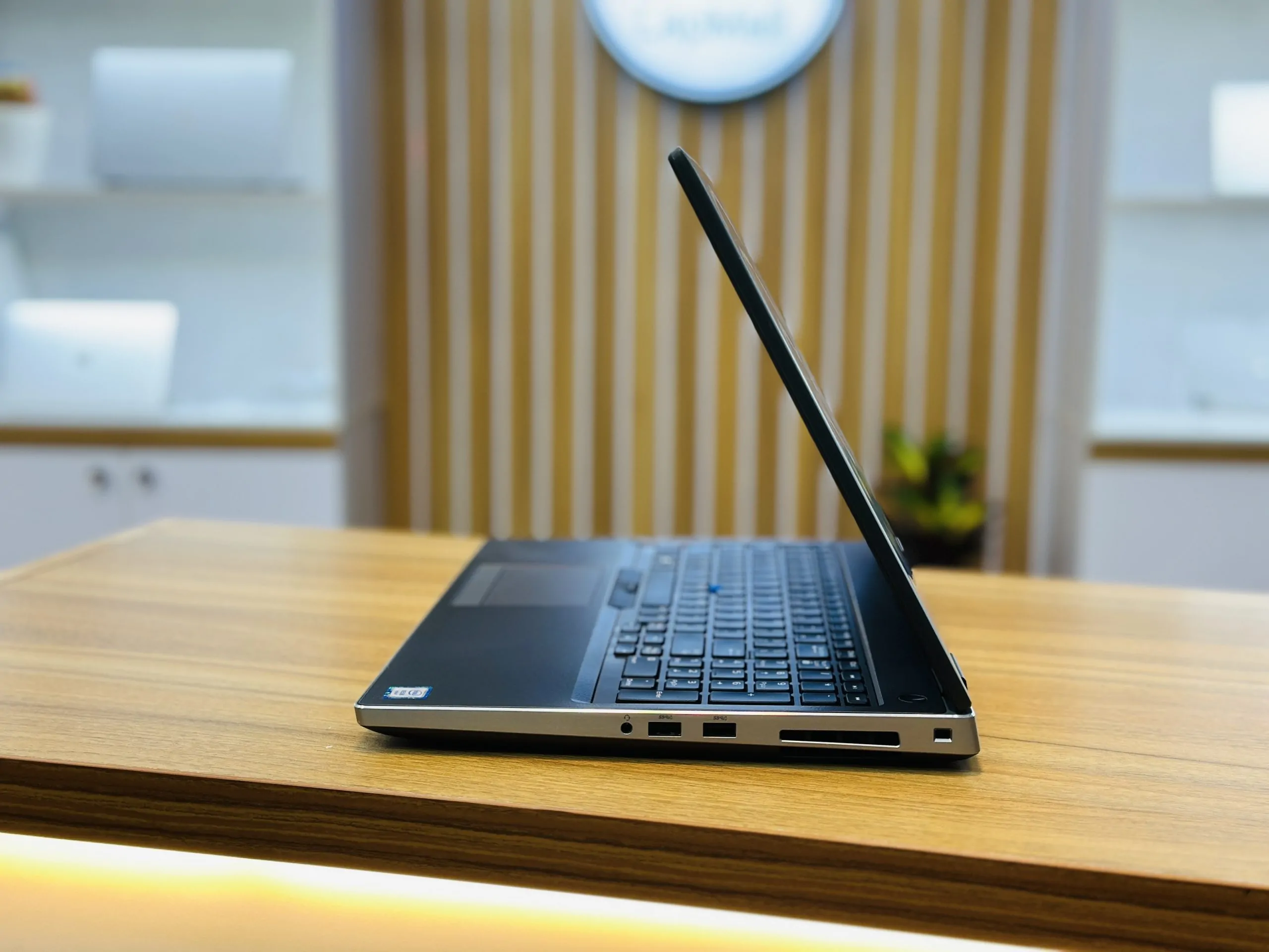 بررسی مشخصات لپ تاپ Dell precision 7540 بررسی مشخصات لپ تاپ Dell precision 7540