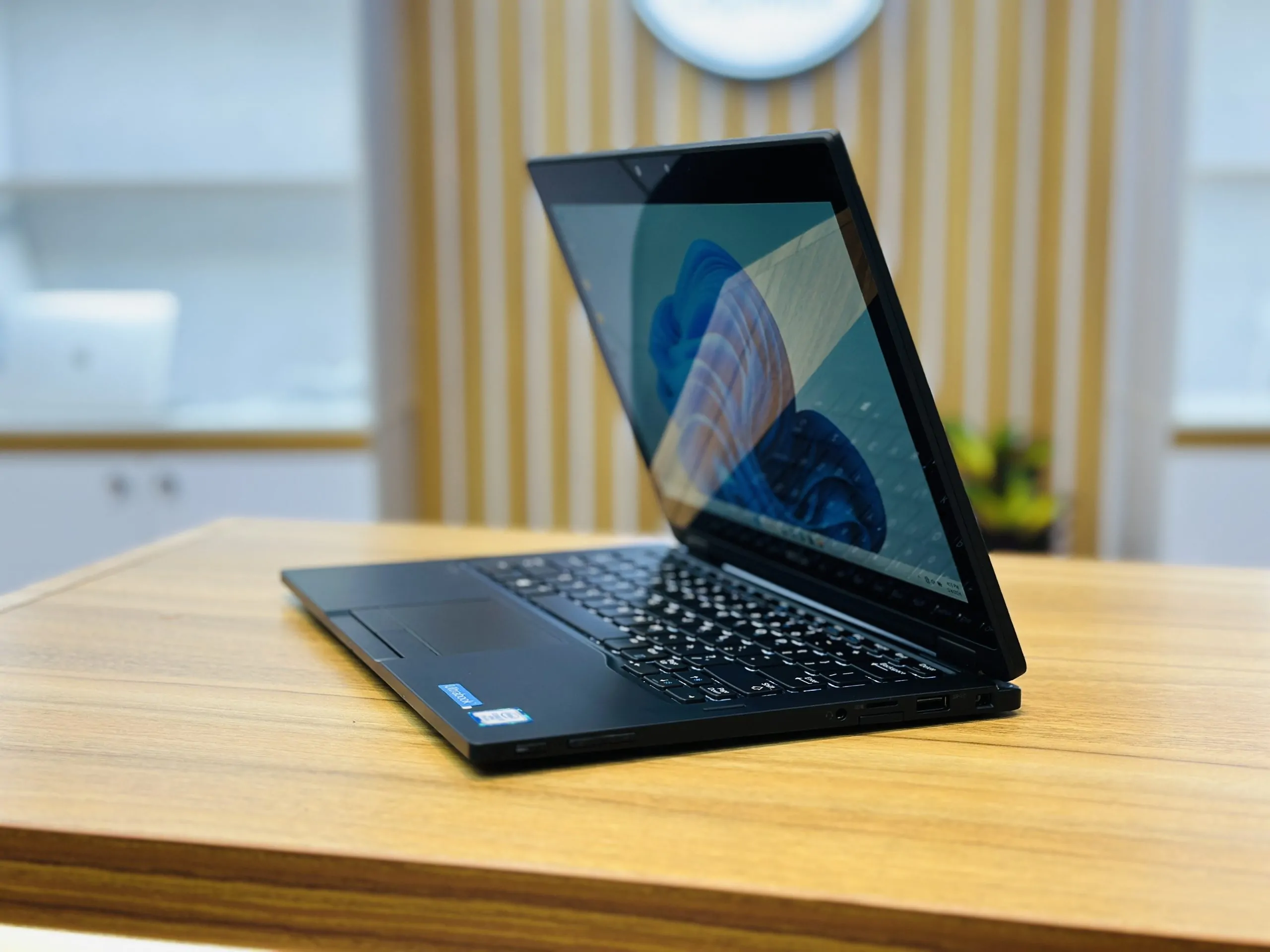 خرید لپ تاپ استوک دل Dell latitude 5289 از بانه خرید لپ تاپ استوک دل Dell latitude 5289 از بانه