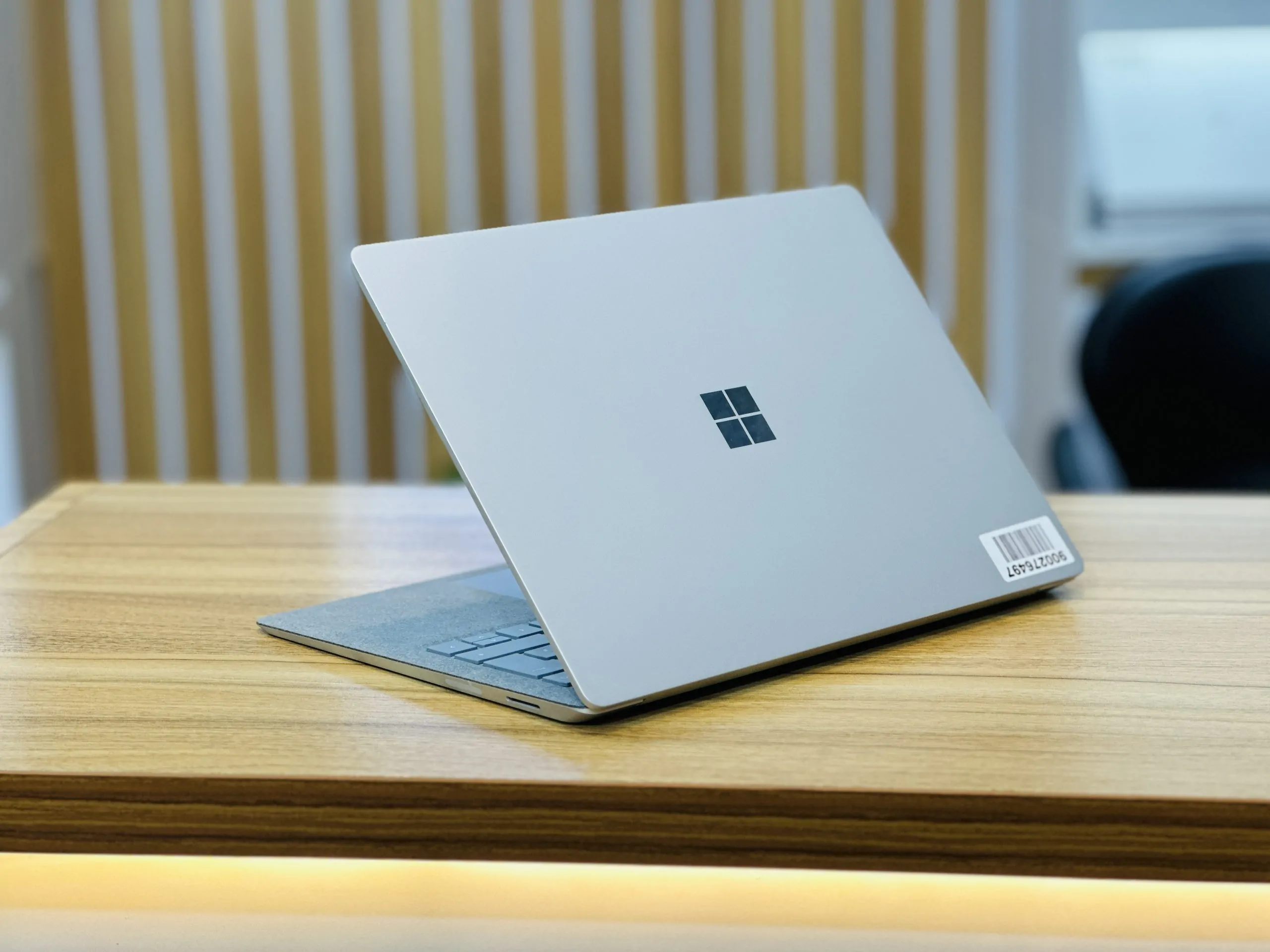IMG_1418 بهترین قیمت Surface laptop 1