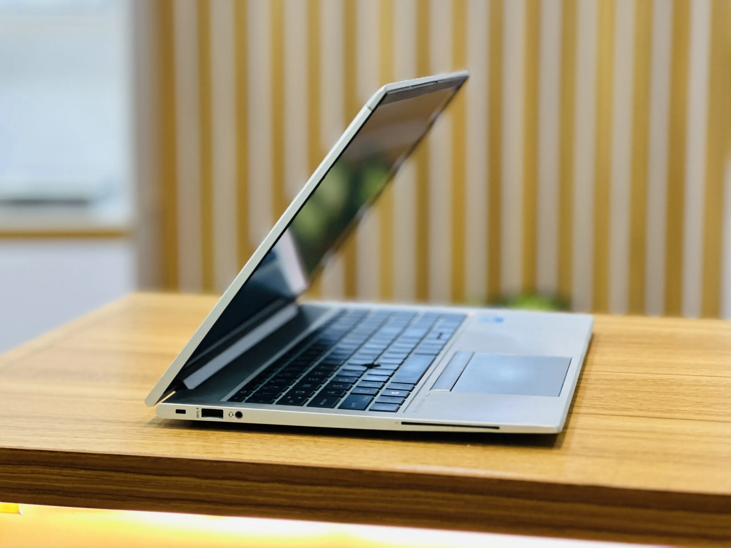 خرید لپ تاپ HP Elitebook 850 G8 استوک از بانه
