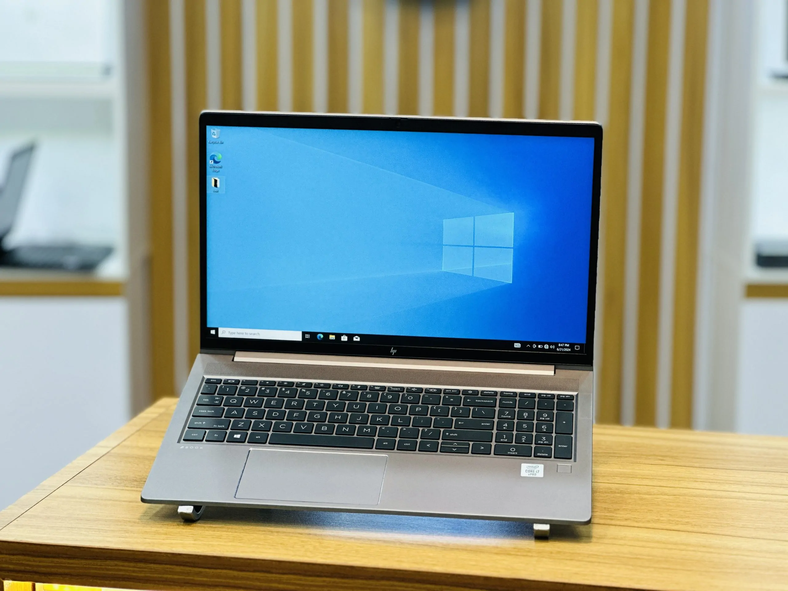 قیمت لپ تاپ HP ZBOOK power G7 استوک قیمت لپ تاپ HP ZBOOK power G7 استوک