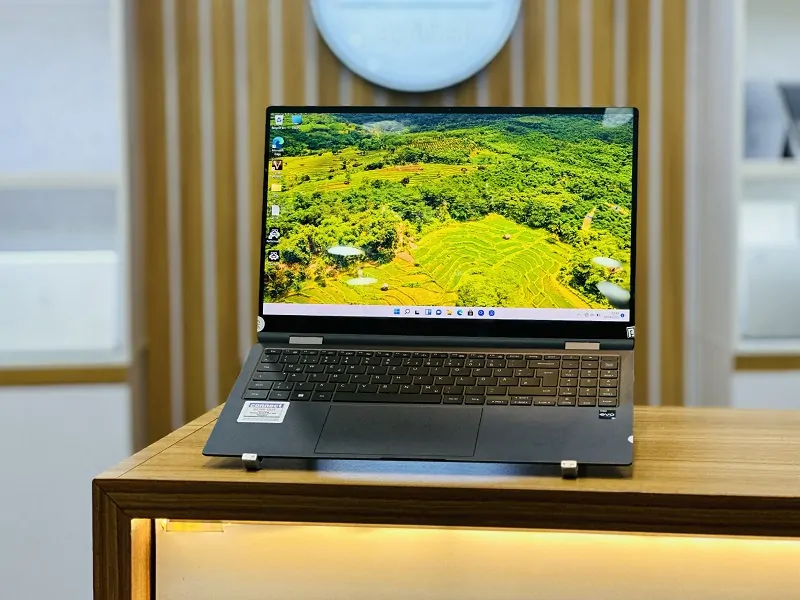 خرید لپ تاپ Samsung 950QED استوک خرید لپ تاپ Samsung 950QED استوک