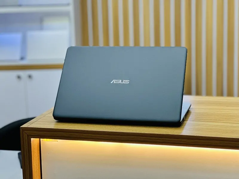 خرید لپ تاپ Asus X542UN استوک خرید لپ تاپ Asus X542UN استوک