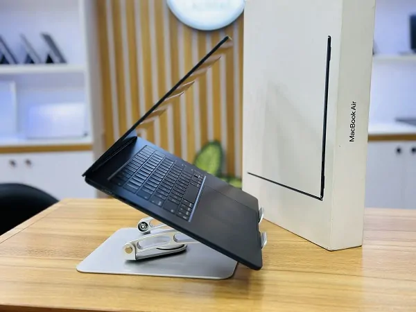 بررسی مشخصات MacBook Air 2023