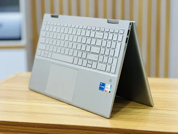 بررسی مشخصات لپ تاپ HP Pavilion 15 بررسی مشخصات لپ تاپ HP Pavilion 15