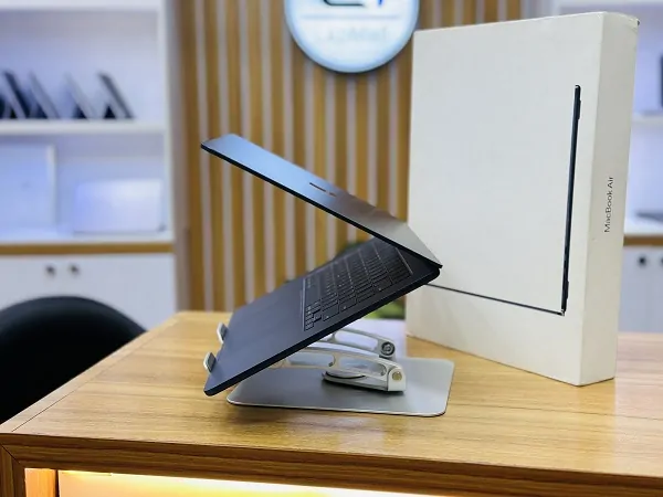 خرید MacBook Air 2023 استوک از بانه