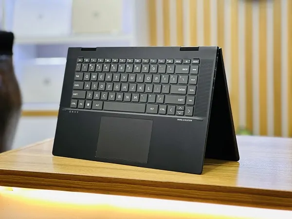 برسسی لپ تاپ Hp Envy15