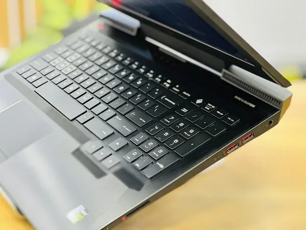 لپ تاپ بانهHp omen 15