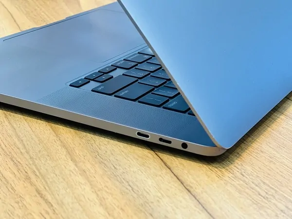 خرید لپ تاپ MacBook Pro 2019 استوک از بانه