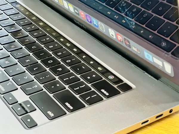 خرید لپ تاپ MacBook Pro 2019 استوک