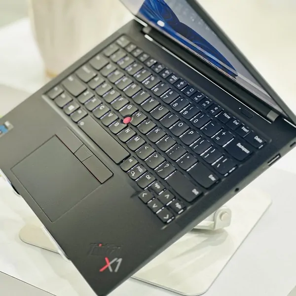خرید لپ‌ تاپ Lenovo X1 Carbon استوک از بانه